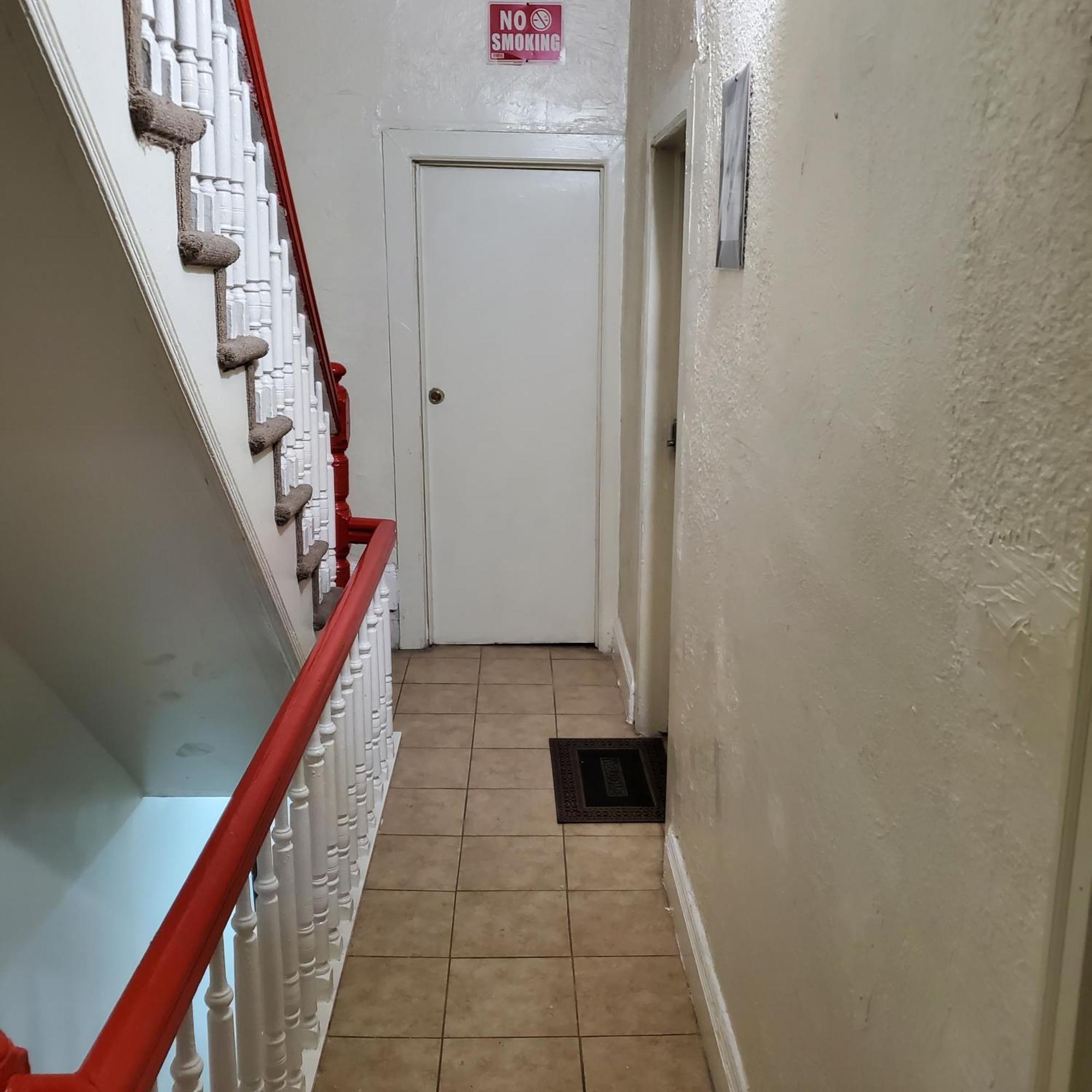 Studio And One Bedroom Apartments Нью-Йорк Экстерьер фото