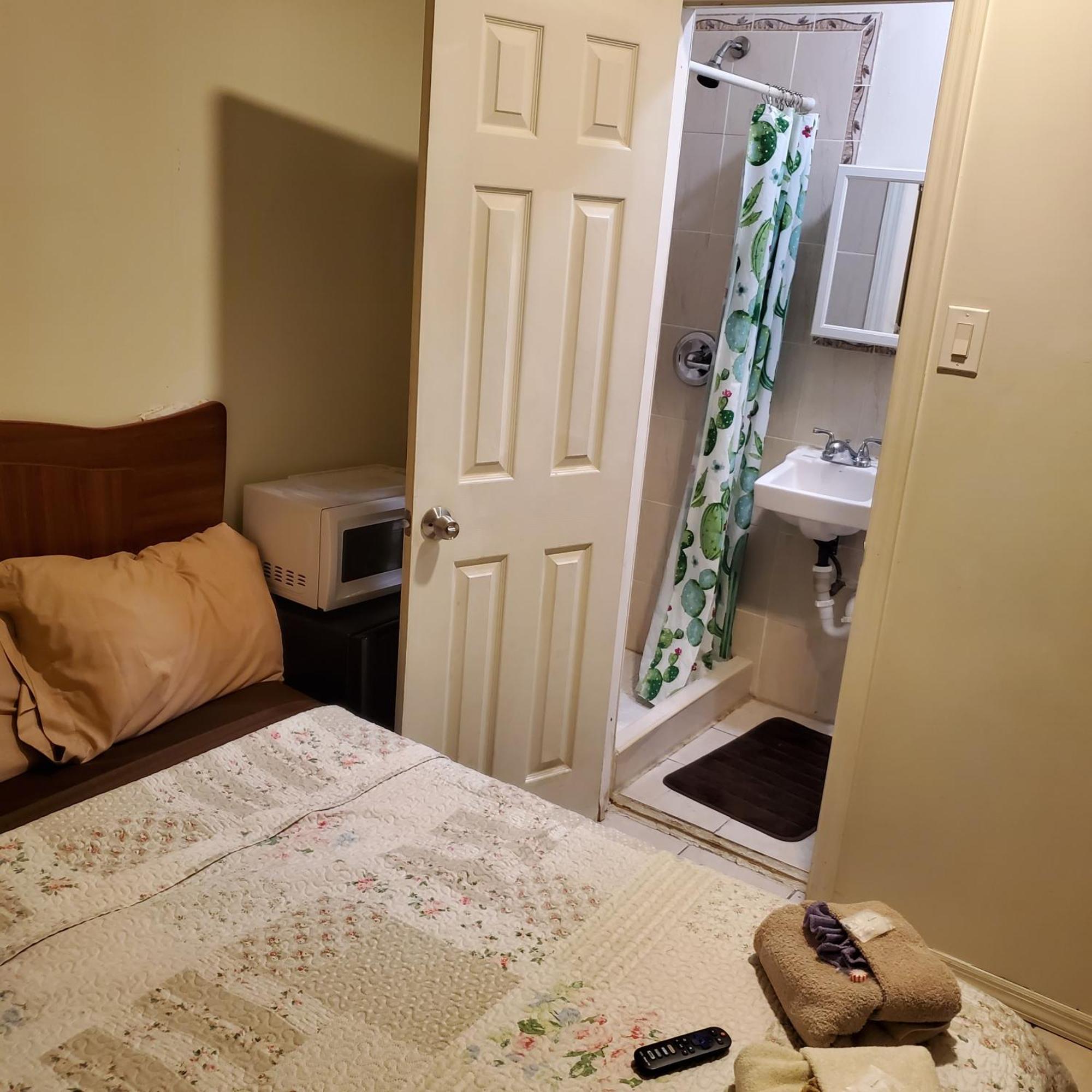 Studio And One Bedroom Apartments Нью-Йорк Экстерьер фото